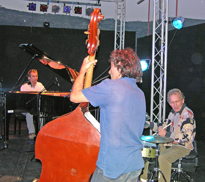 trio sur scène