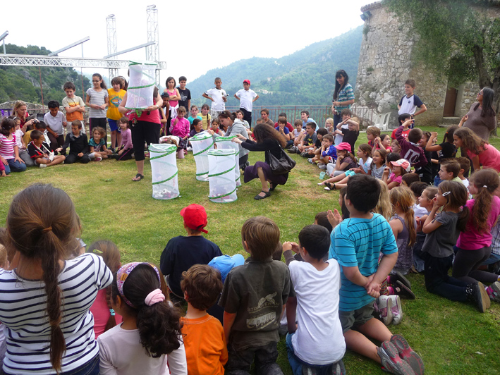 Envol de papillons au château