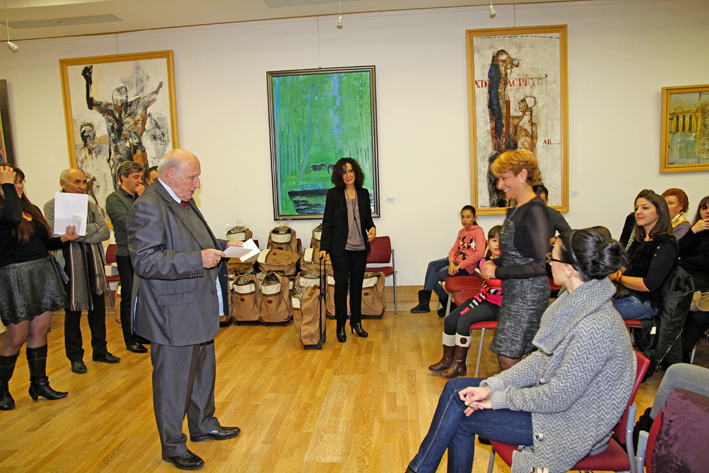 Aides-maternelles-et-menageres_10-12-12