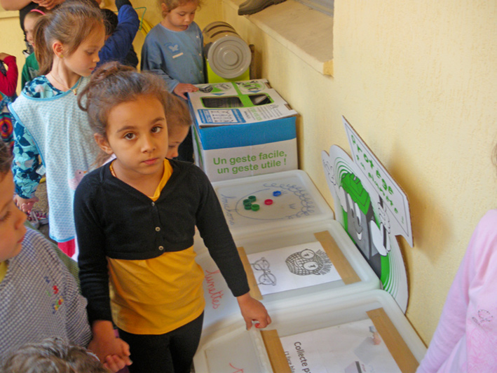 La maternelle et le tri sélectif: apprendre très tôt à soigner la planète