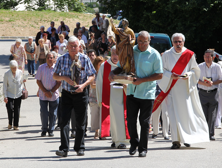 Sts-Pierre-Paul-Messe-Procession_30-06-13