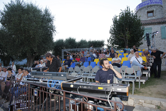 Blues-n-jazz-story_28-07-13