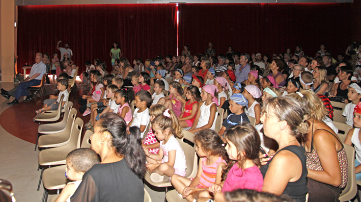 Centre-aere-spectacle-final_01-08-13