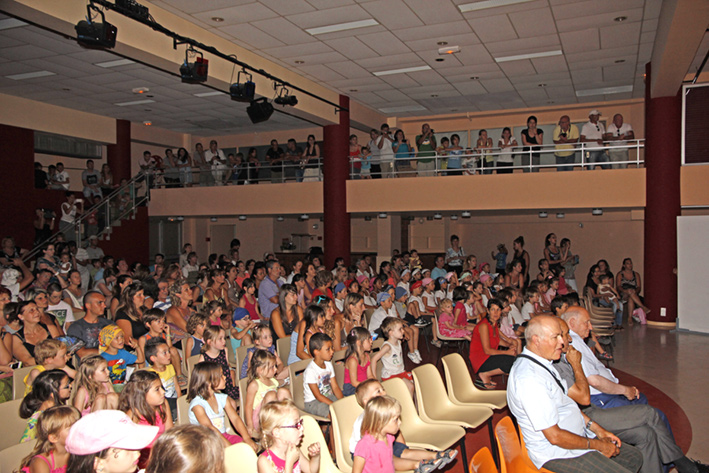 Centre-aere-spectacle-final_01-08-13
