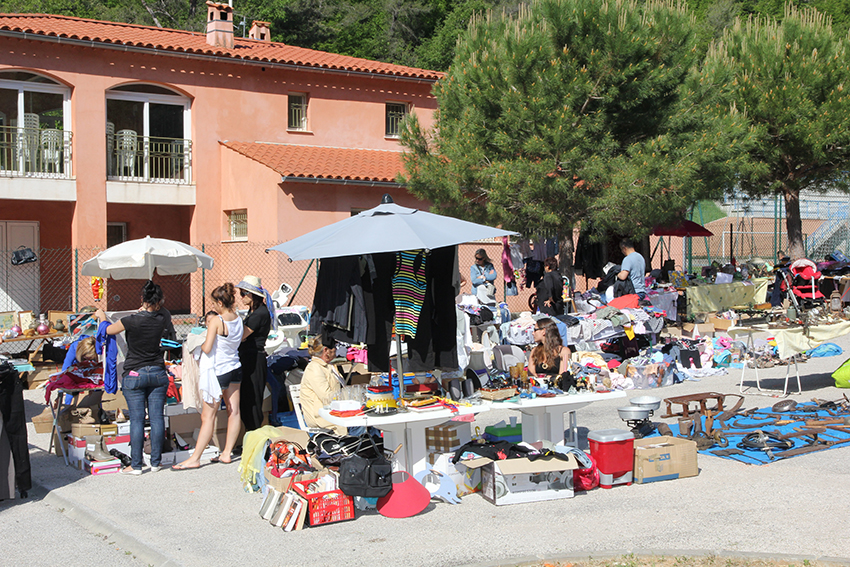 Brocante à Plan d'Ariou