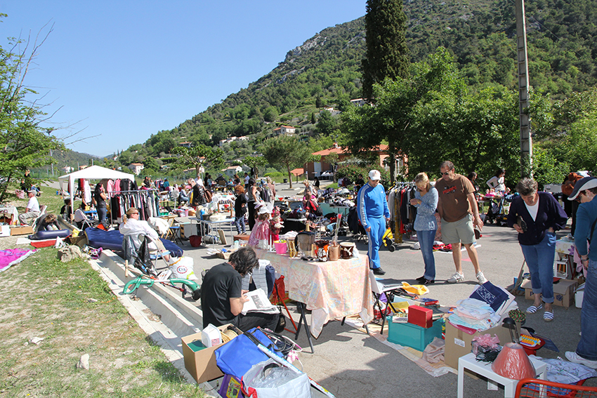 Brocante à Plan d'Ariou