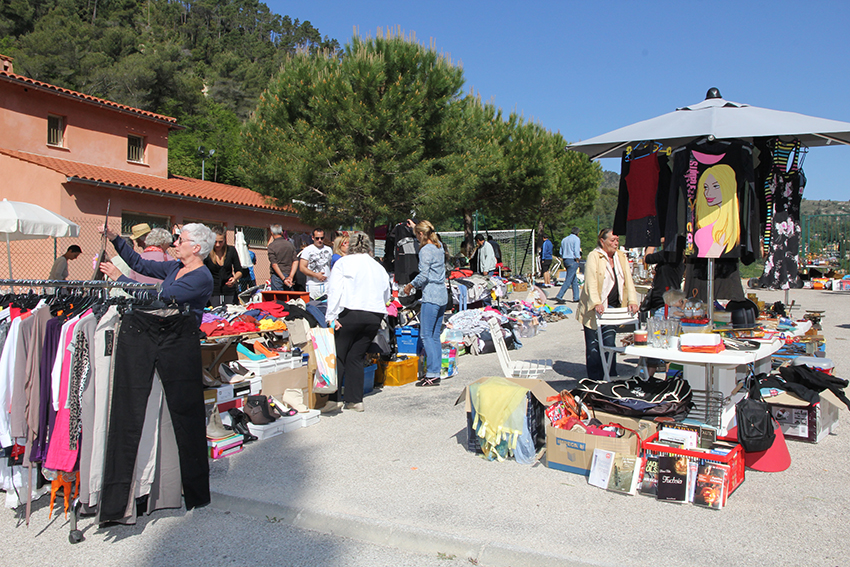 Brocante à Plan d'Ariou