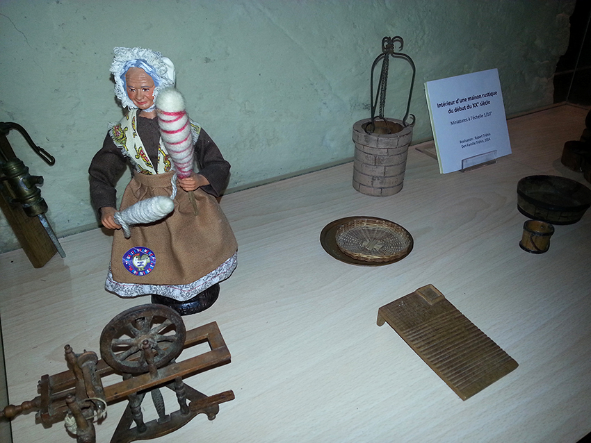 Miniature Trehin 
