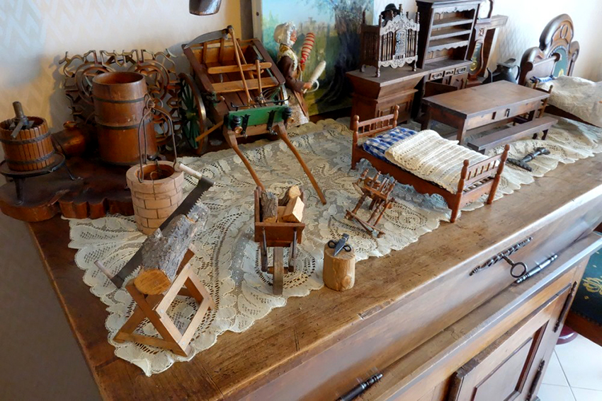 Miniature Trehin 