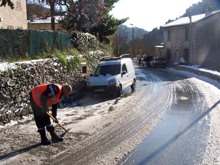 Pompiers et neige