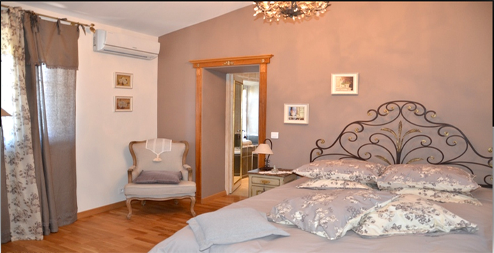 Chaise bleue
